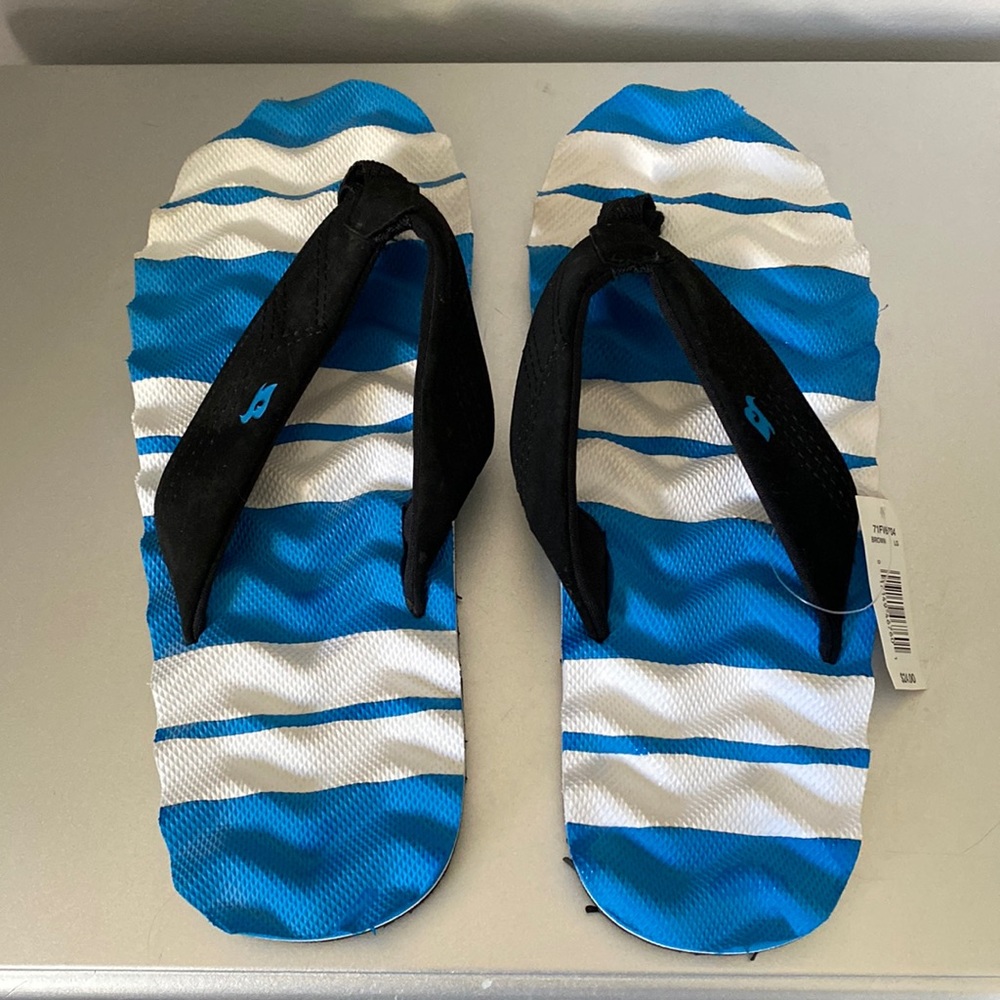 Brand new men’s sandals-smoke free home